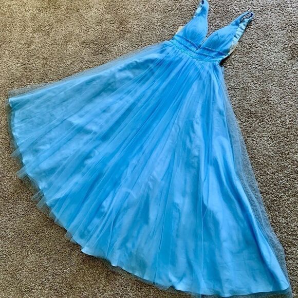 Charming Ball Gown V Neck Open Back Blue Tulle Long Prom Dresses with Beaded - Picture 13 of 14
